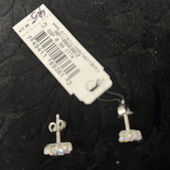 Crislu sterling silver cz cluster post earrings. . - Picture 4 of 4